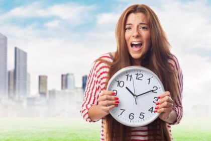 Clocks to change earlier in 2026 as new sunset time affects UK households