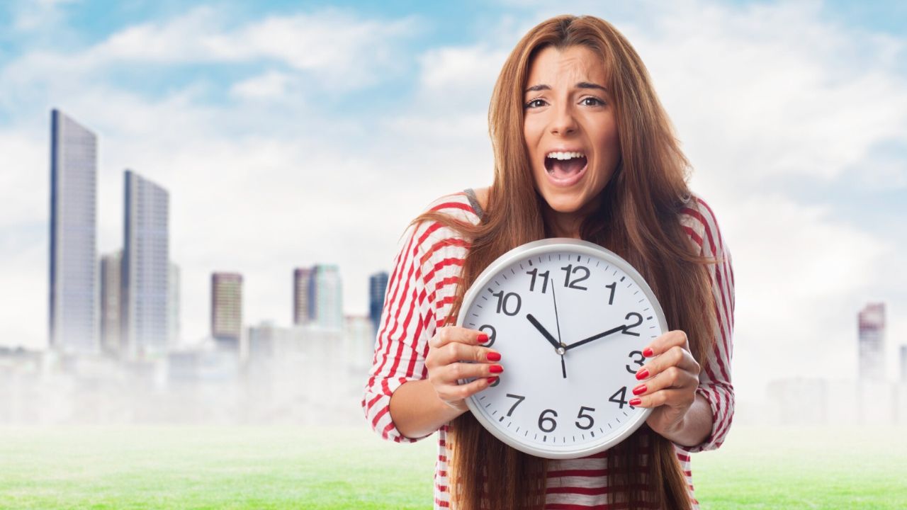 Clocks to change earlier in 2026 as new sunset time affects UK households